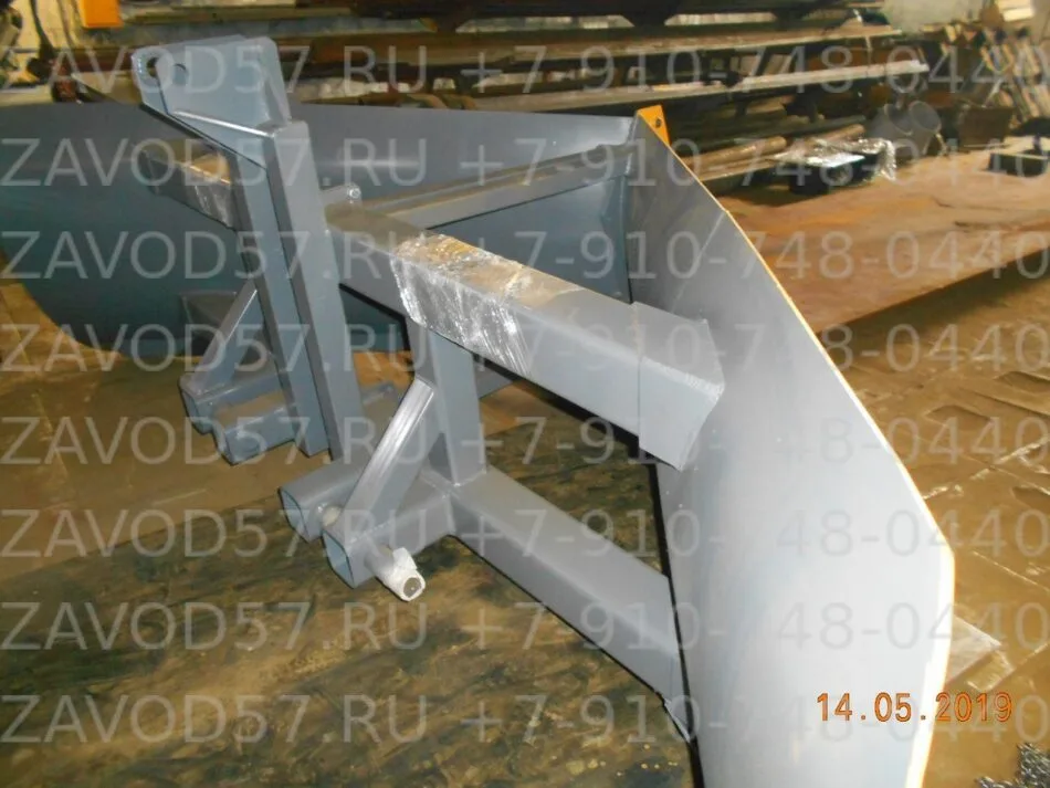 Отвал на задний (3-х точечный) навес снегоуборочный клиновидный (V-образный) для Т-150К — фото 2